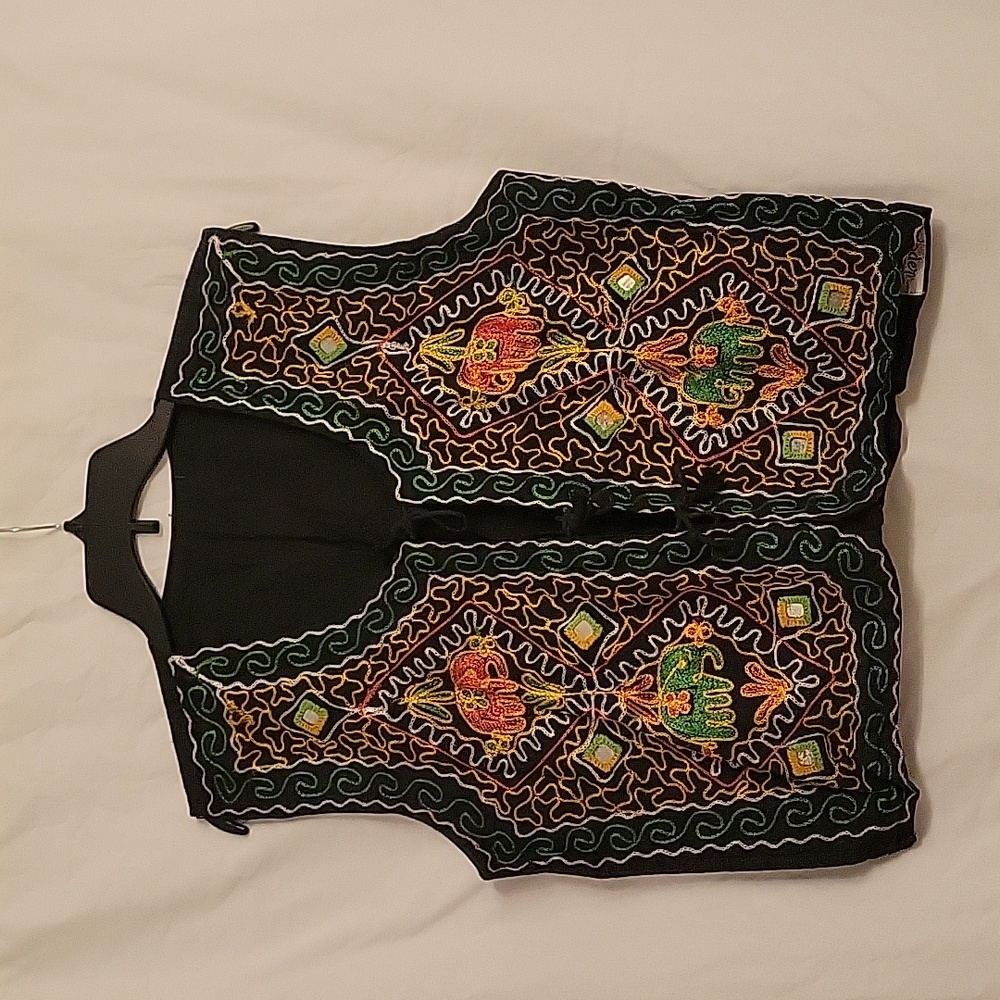VINTAGE EMBROIDERED VEST